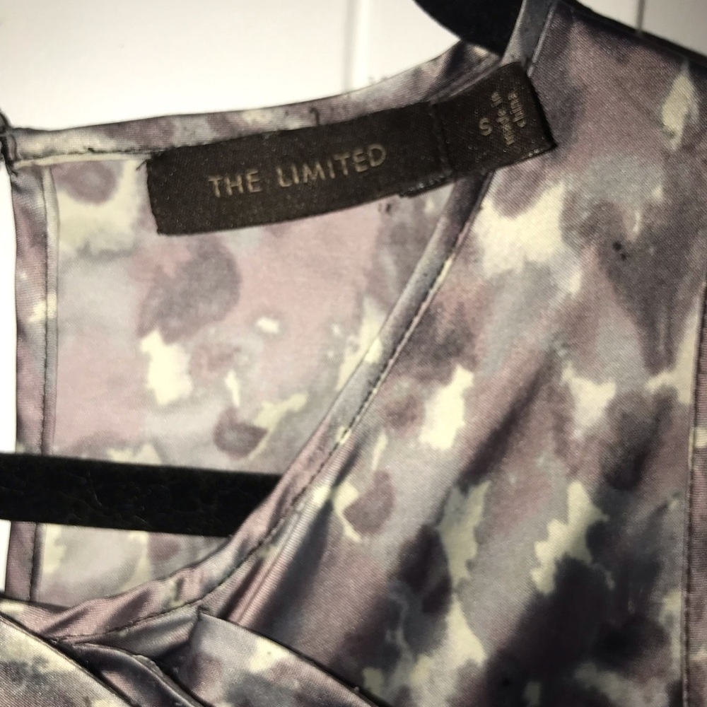 The Limited | Sleeveless Ruffled Top | Small - Picture 3 of 5